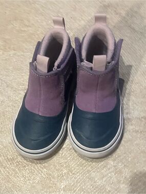 Vans Kids Pink and Navy Waterproof Slip-On Boots